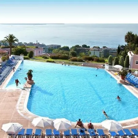 Appartement De Charme Avec Piscine A Debordement *